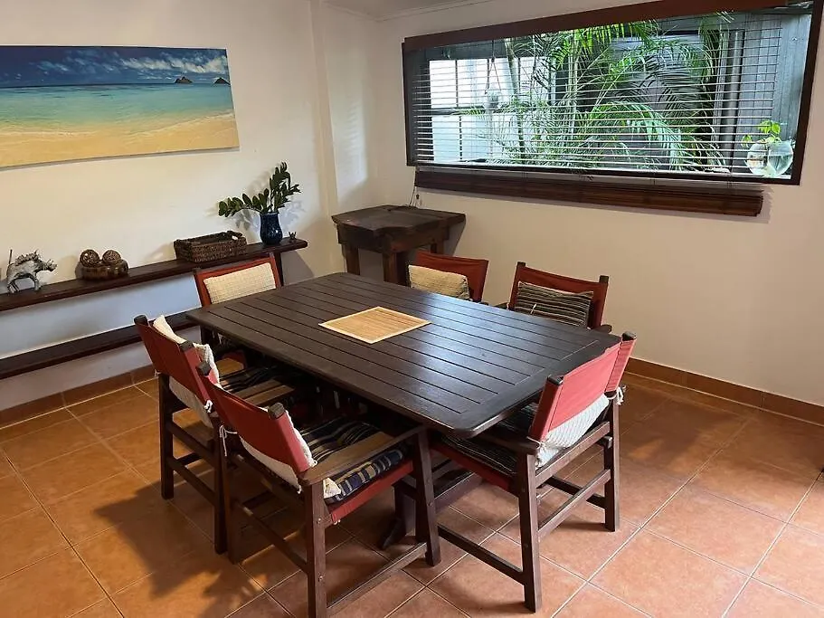 Oasis, In Leafy Whitfield. Villa Edge Hill Holiday home