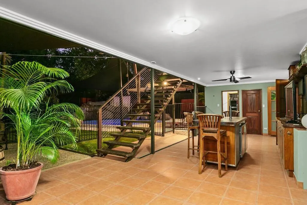 Oasis, In Leafy Whitfield. Villa Edge Hill Australia