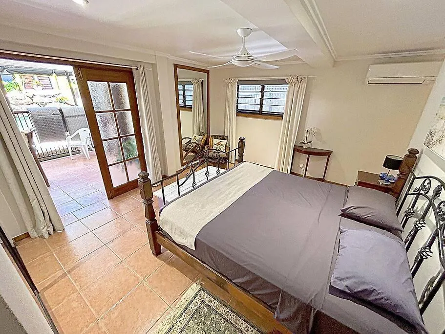 Holiday home Oasis, In Leafy Whitfield. Villa Edge Hill